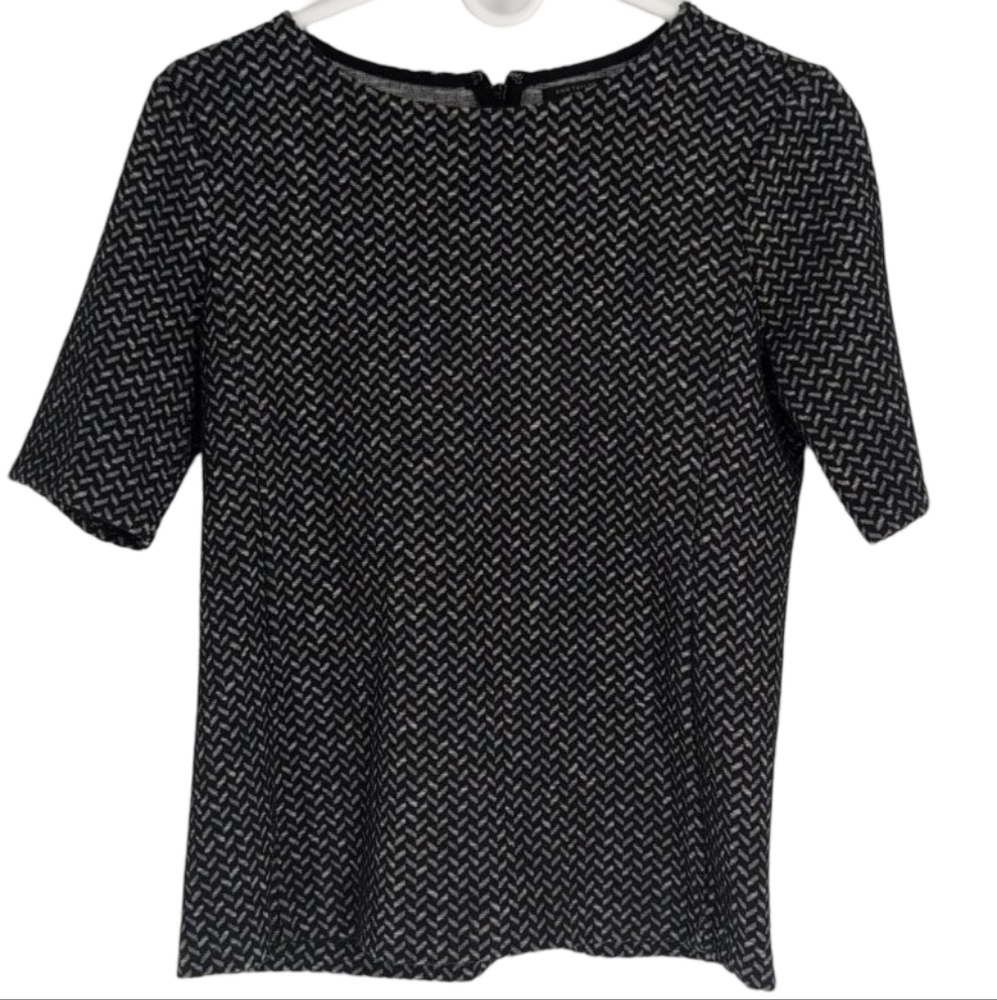 Ann Taylor  shirt size SP great condition.